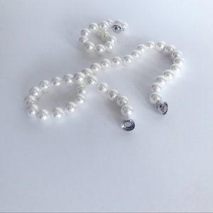 Pearl necklace and matching bracelet